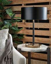 Load image into Gallery viewer, Amadell Metal Table Lamp (1/CN)
